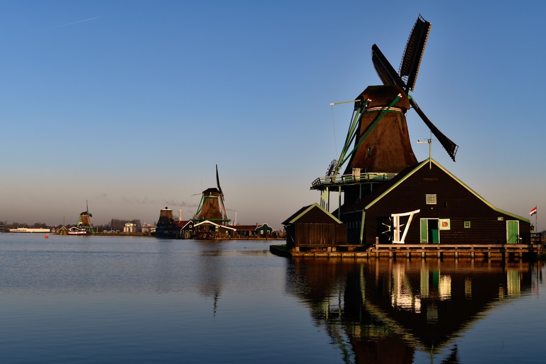 探索赞赞斯·汉斯：荷兰文化的瑰宝 - Zaandam | Secret World Trip Planner