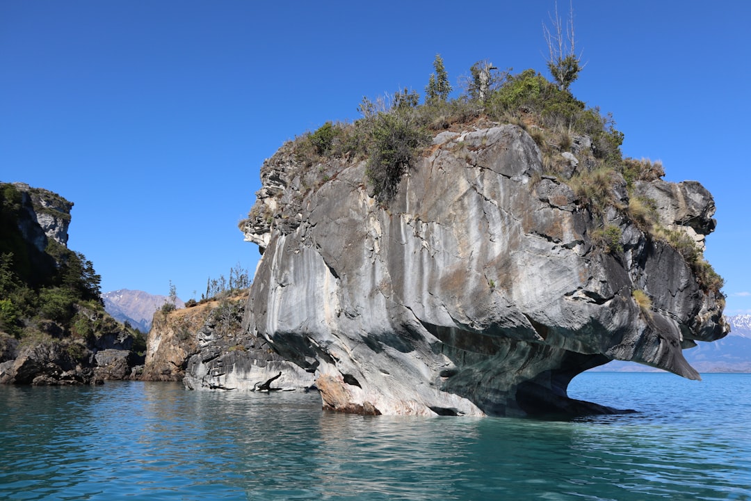 探索智利大理石洞穴的奇妙之旅 - Chile Chico | Secret World Trip Planner