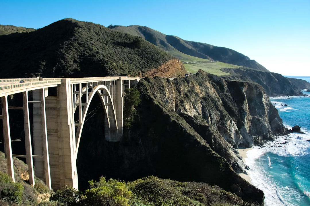 빅서의 아이콘, 빅스비 크릭 다리와 등대들 - Bixby Creek Bridge | Secret World Trip Planner