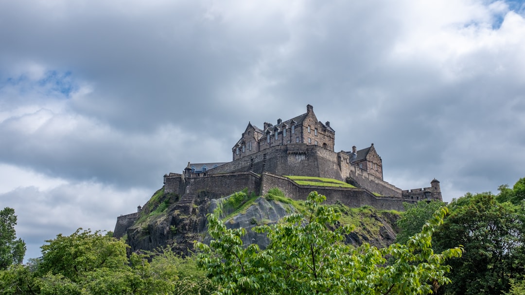 Castle Hill: Una Obra Maestra de Arquitectura Natural - Castle Hill 7580 | Secret World Trip Planner