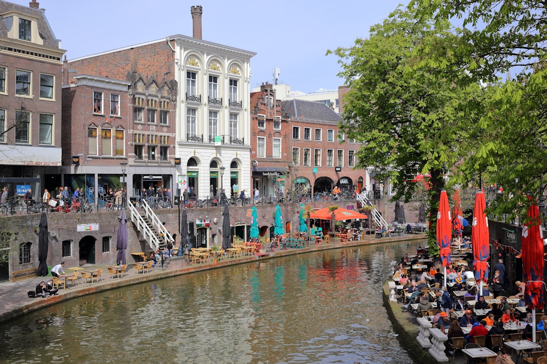 Découvrir les Canaux d'Utrecht : Un Voyage dans la Culture Néerlandaise - Utrecht | Secret World Trip Planner