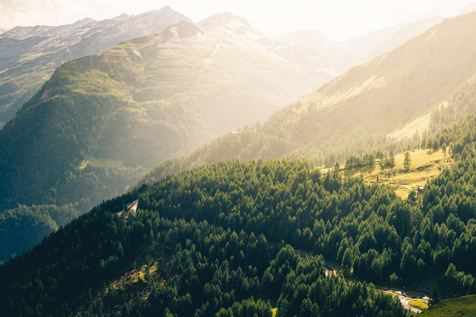 Descubre la Grossglockner High Alpine Road: un viaje inolvidable - Winkl | Secret World Trip Planner