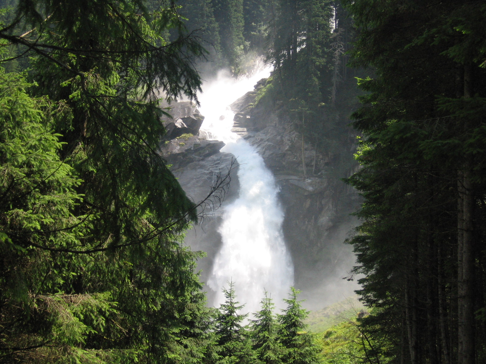 Entdecken Sie die Krimmler Wasserfälle: Ein Naturparadies in Österreich - Oberkrimml | Secret World Trip Planner