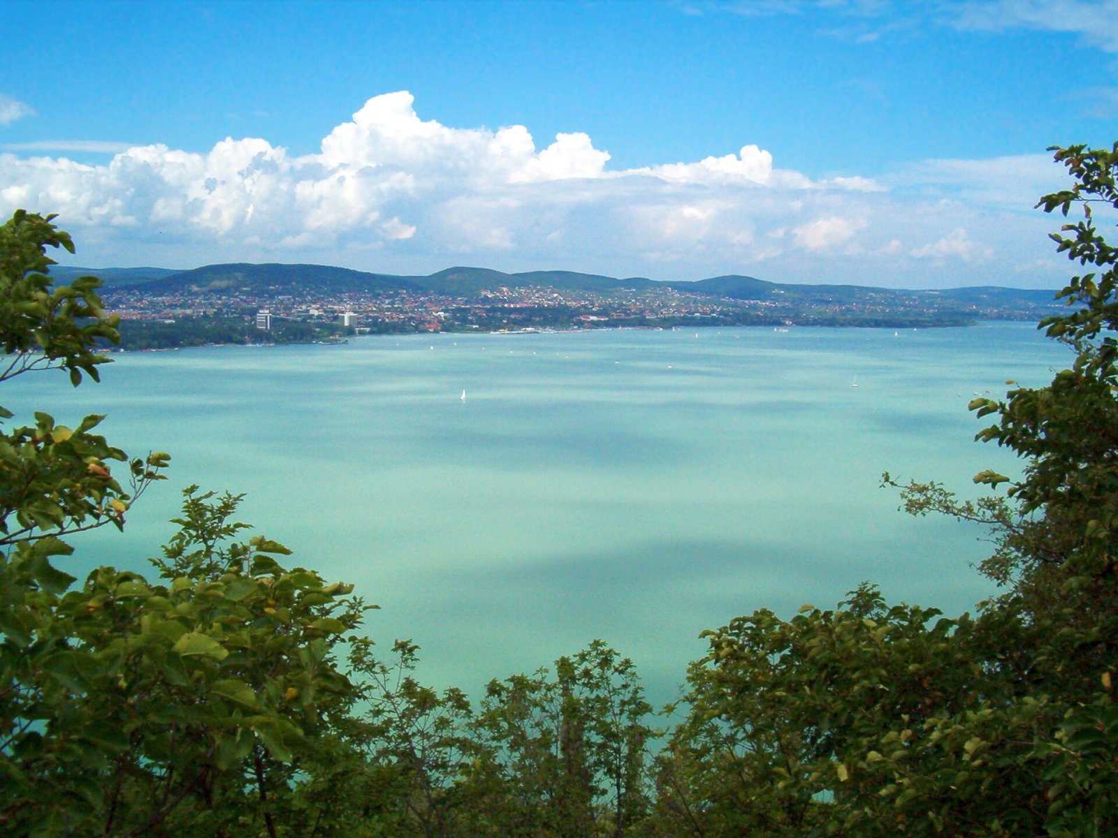 Entdecken Sie den Balatonsee: Ein Naturparadies in Ungarn - Balatonfüred | Secret World Trip Planner