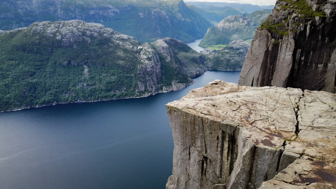 Atemberaubende Panoramen am Viewpoint Lysefjord - R13(old 1 | Secret World Trip Planner
