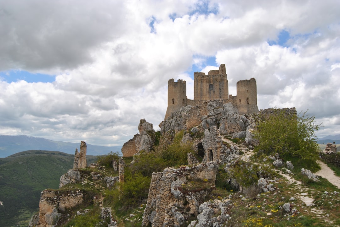Исследуя замок Паланок: история и красота - Zakarpats'ka oblast | Secret World Trip Planner