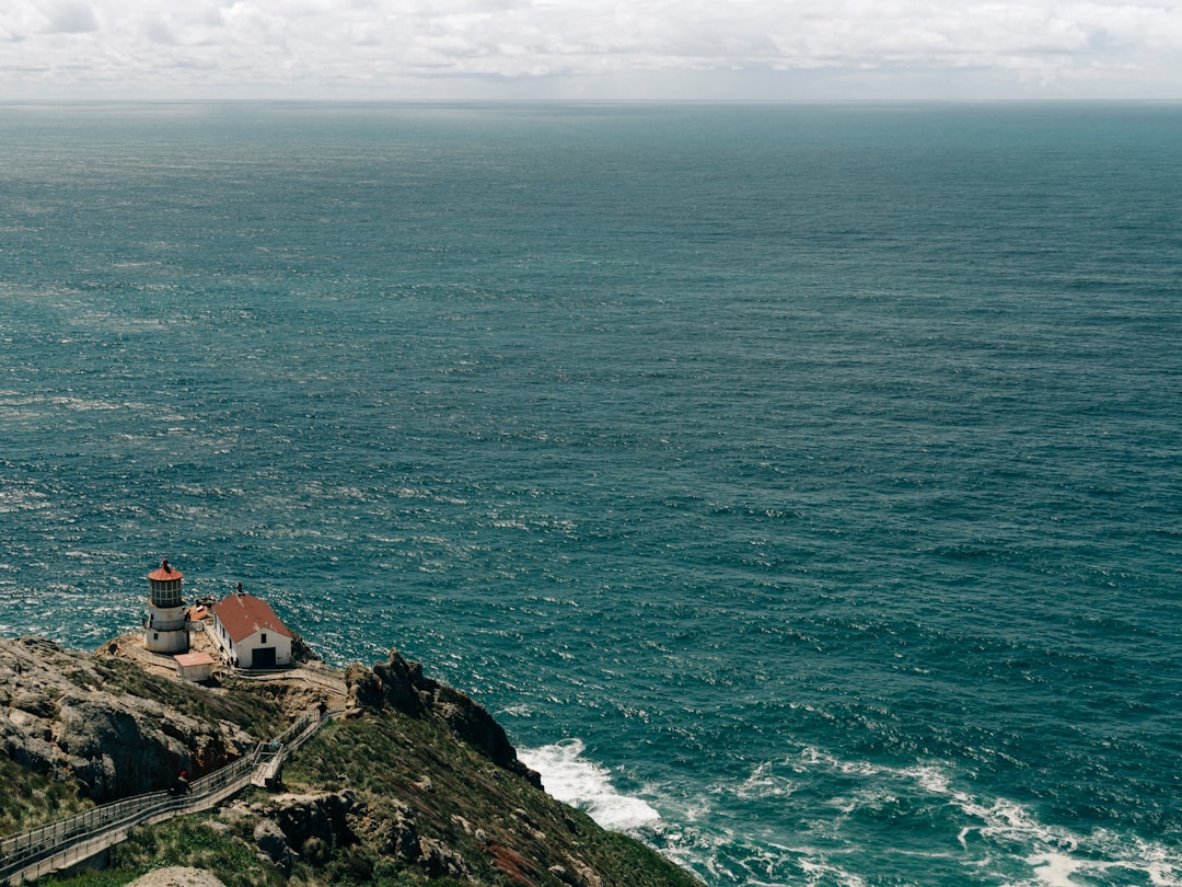 Descubra o Farol de Point Reyes: história e mar - Inverness | Secret World Trip Planner
