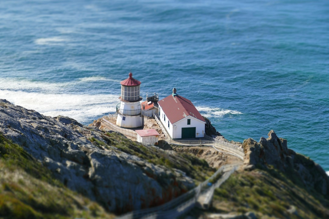 Descubra o Farol de Point Reyes: história e mar - Inverness | Secret World Trip Planner