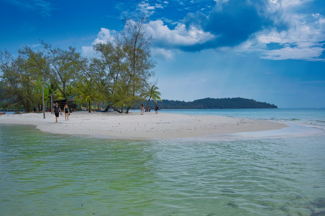 Les Tramontes Magiques de Koh Rong : Un Paradis Caché - Koh Rong | Secret World Trip Planner