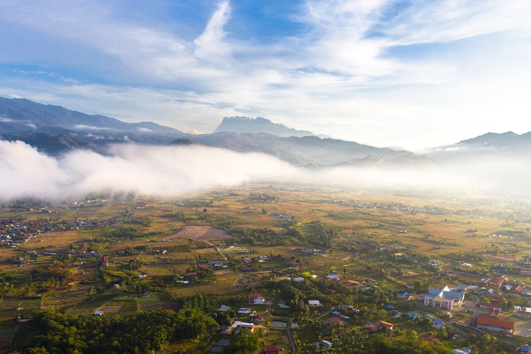 킨자발 산을 발견하다: 말레이시아의 보석 - Ranau | Secret World Trip Planner