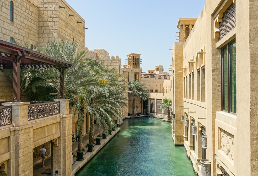 Scopri il Souk Madinat Jumeirah: Un Mercato Iconico a Dubai | Secret World Trip Planner