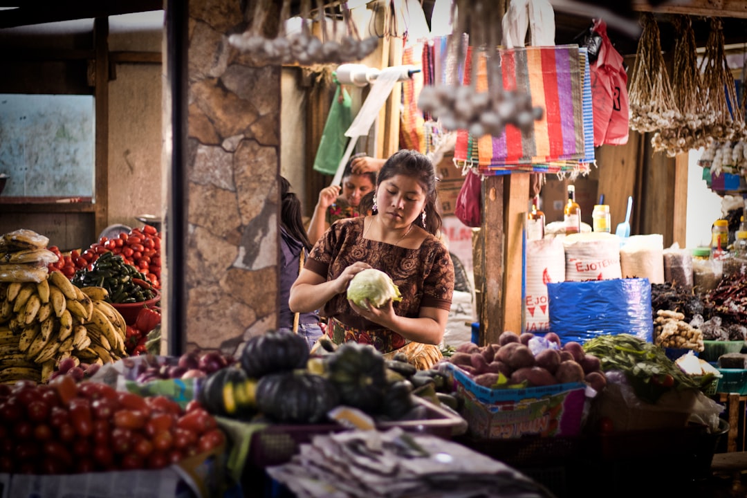 Der Markt von Chichicastenango: Farbenpracht und Kultur - WVVQ+376 | Secret World Trip Planner