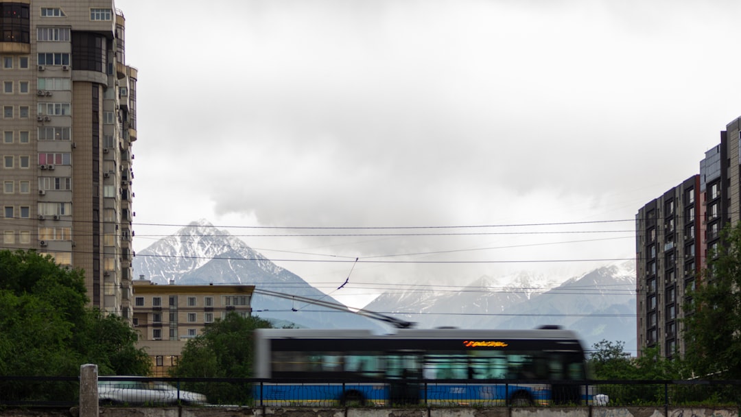 Descubre Almaty: El Mercado Verde y sus Maravillas - Almaty | Secret World Trip Planner