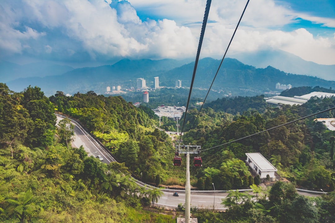Descubra a beleza natural do Monte Jerai na Malásia - Yan | Secret World Trip Planner
