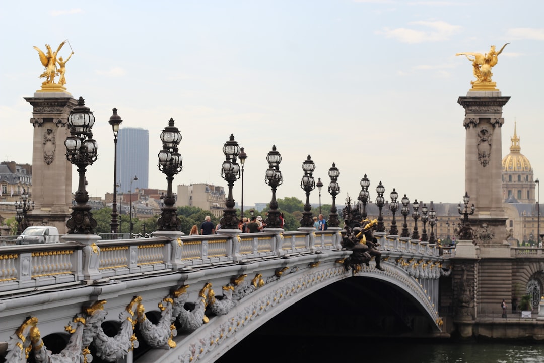 Le Pont Alexandre III : Un Chef-d'œuvre de Paris - Pont Alexandre III | Secret World Trip Planner