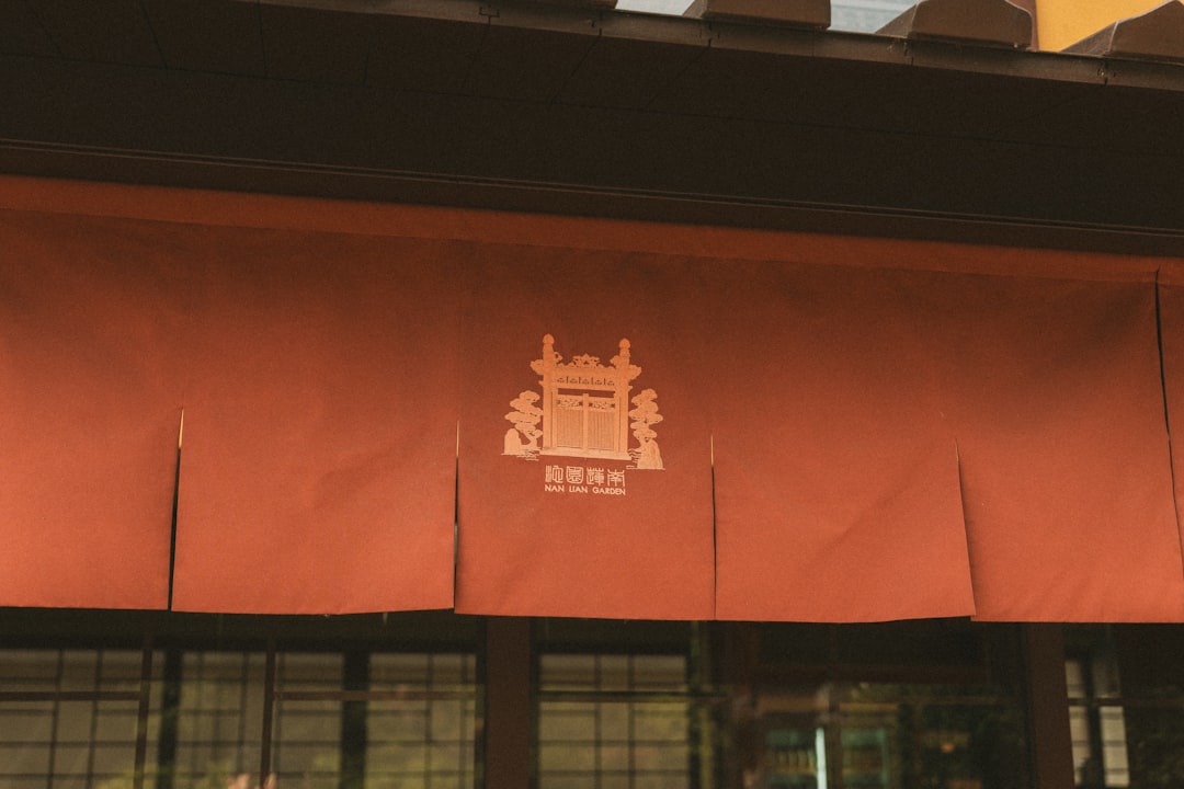 Nan Lian Garten: eine Oase der Ruhe in Hongkong - Fung Tak Rd | Secret World Trip Planner
