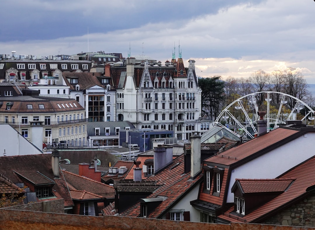Château d'Ouchy: Una joya oculta en Suiza - Pl. du Port | Secret World Trip Planner