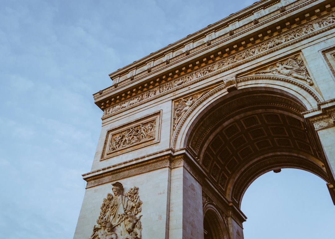 Arco do Triunfo do Carosello: História e Beleza - Pl. du Carrousel | Secret World Trip Planner