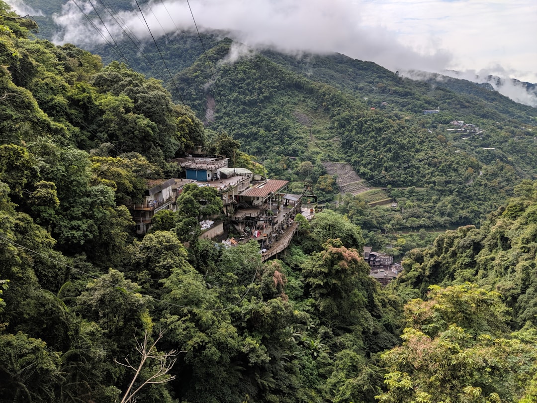 Découvrez la magie de 下橫坑山 : Un paradis naturel à Taïwan - Hualong Village | Secret World Trip Planner