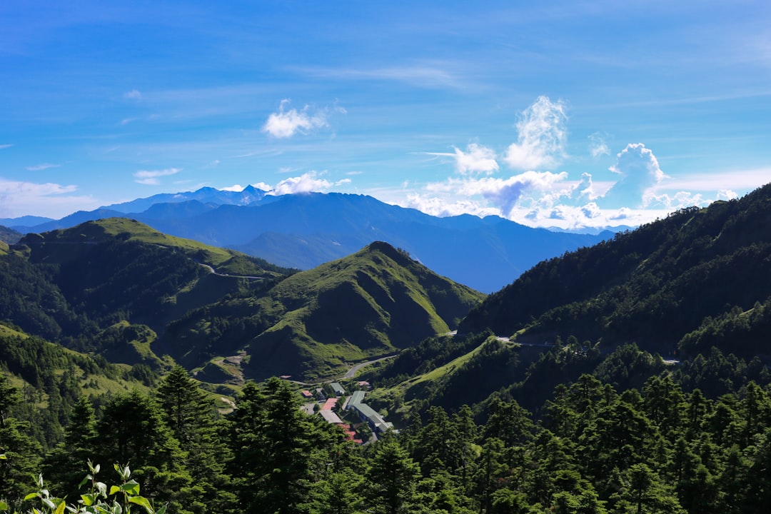 Descubra a Magia de 下橫坑山: Um Paraíso Natural em Taiwan - Hualong Village | Secret World Trip Planner