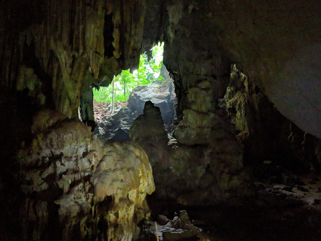 Explorer la Magie de la Grotte de Ta Phin au Vietnam - Ta Phin | Secret World Trip Planner