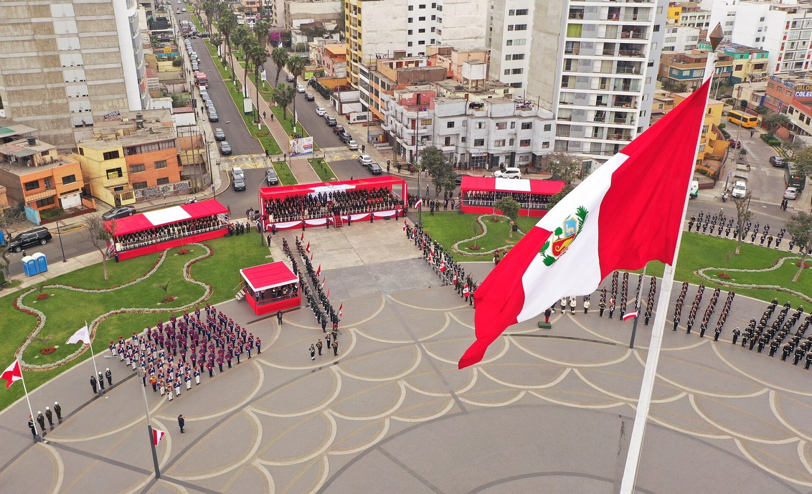 Plaza de la Bandera : Histoire et beautés de Lima - Lima | Secret World Trip Planner