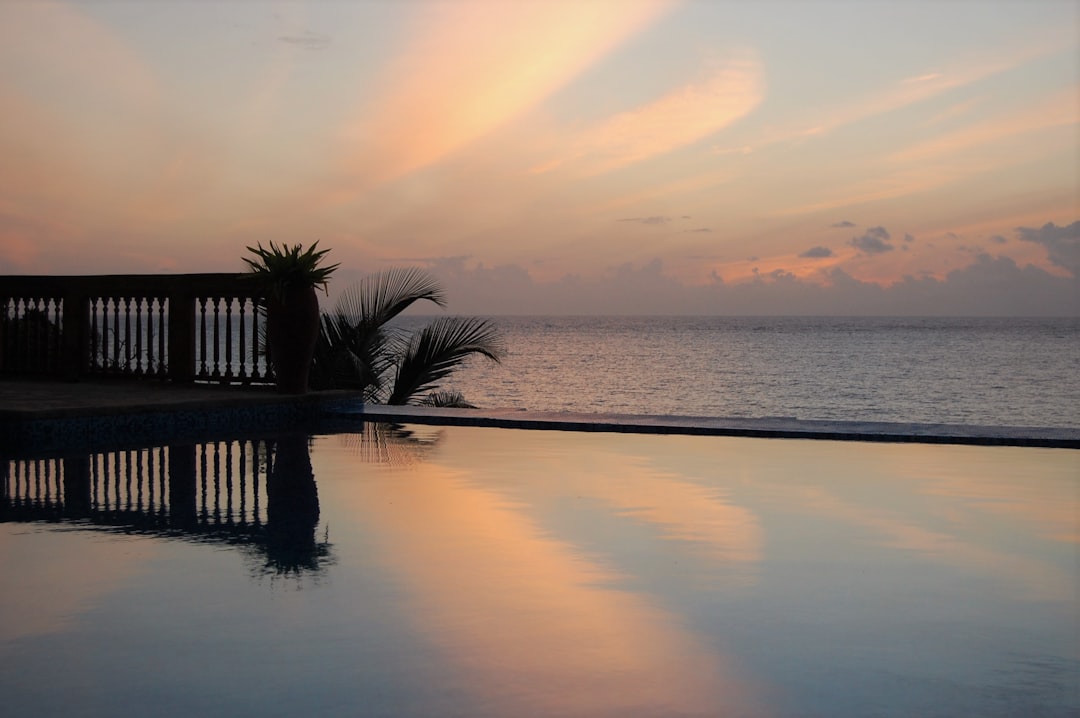 Sundowner: O Pôr do Sol Escondido em Ramsgate - Yacht Marina | Secret World Trip Planner