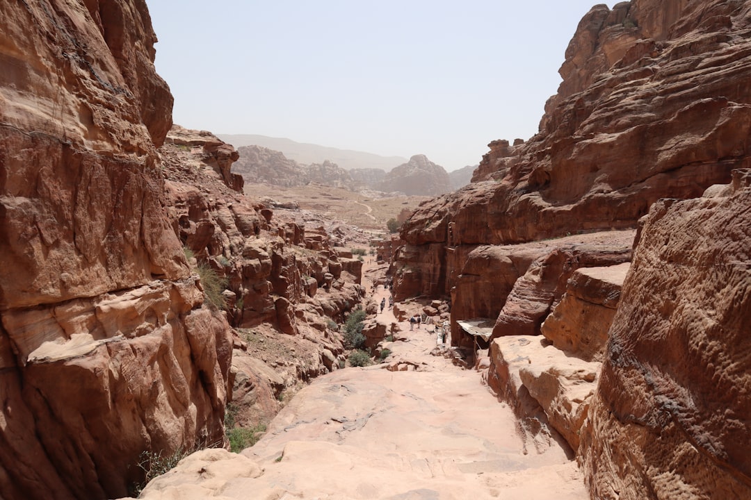 ジャバル・アトル・ハイランを探検：ヨルダンの自然の楽園 - H5MM+88 Aqaba | Secret World Trip Planner