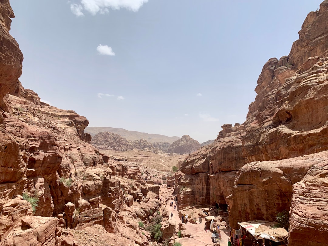 ジャバル・アトル・ハイランを探検：ヨルダンの自然の楽園 - H5MM+88 Aqaba | Secret World Trip Planner