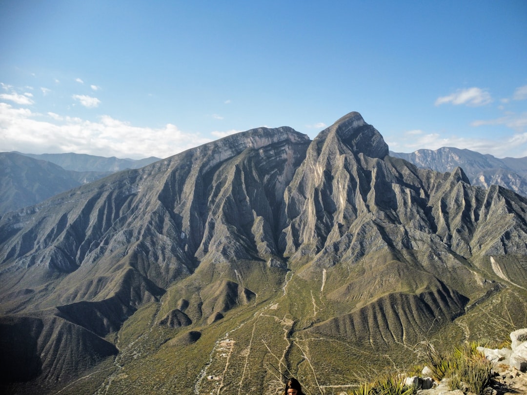 Explora los senderos ocultos del Cerro de la Silla - Monterrey | Secret World Trip Planner