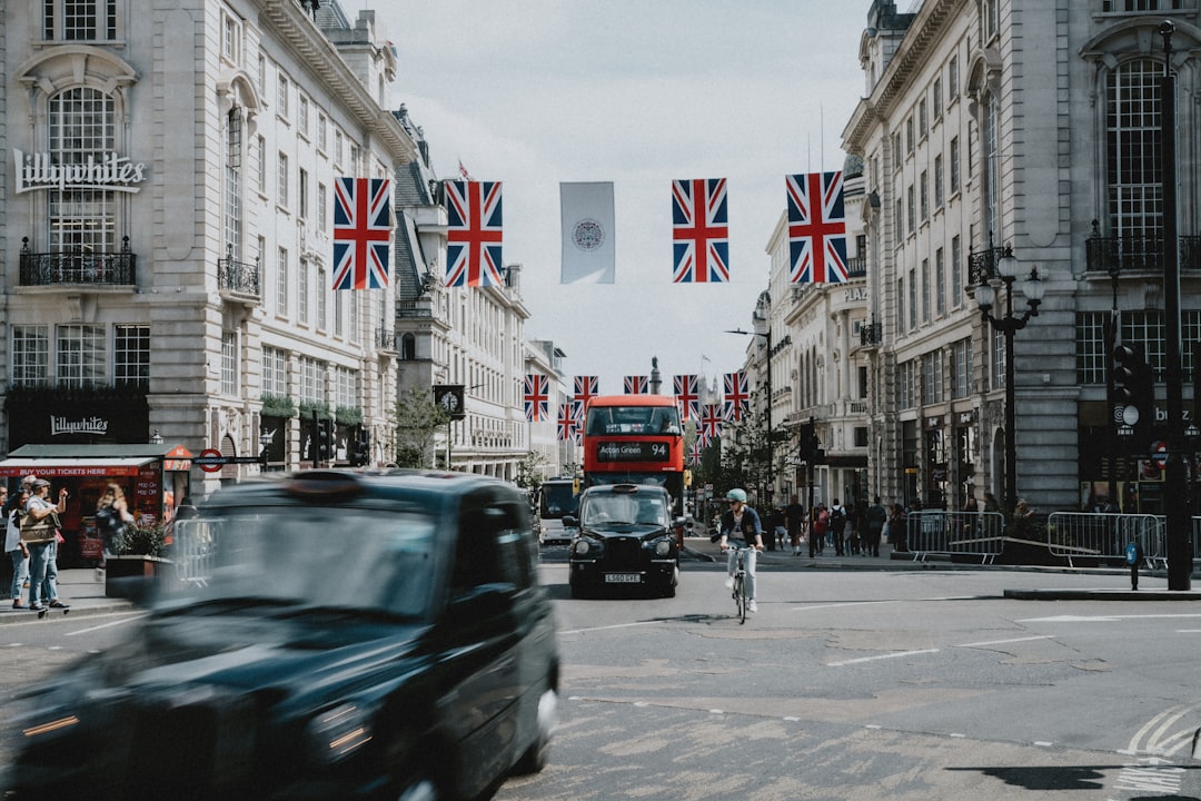 トリッププランナーAIレビュー:ロンドンの隠れた世界 - Londra | Secret World Trip Planner