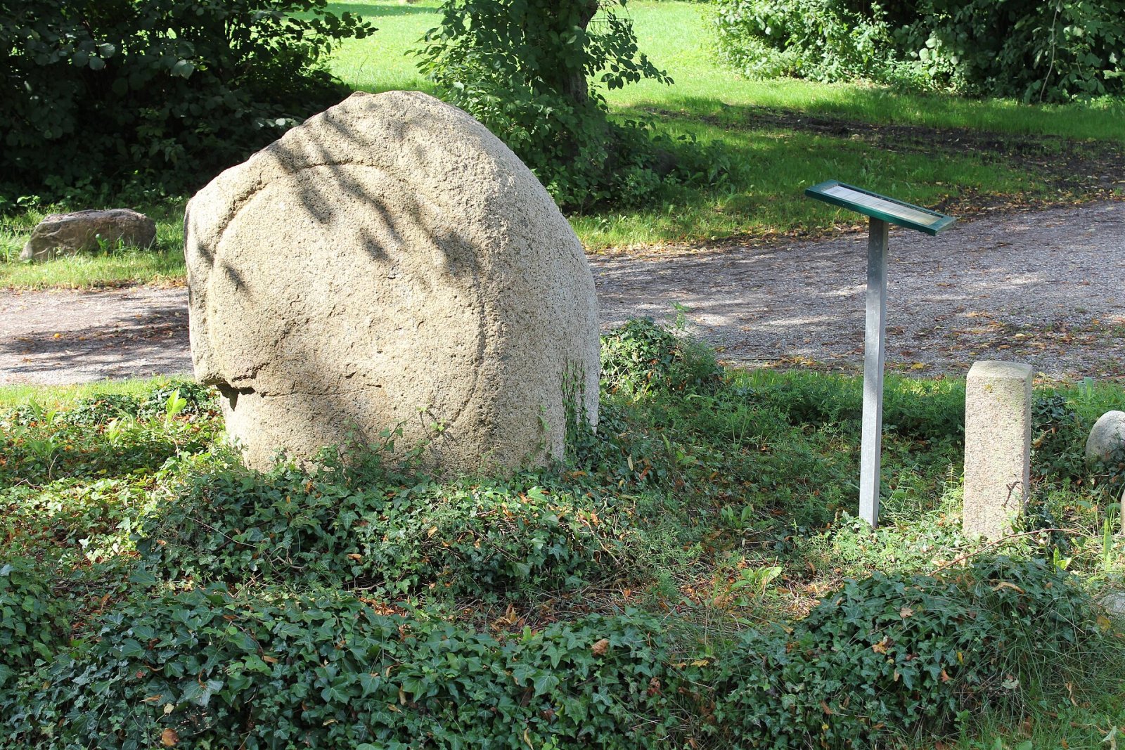 Klokkestenen: o dolmen dinamarquês que conta a história antiga - Vestensvej 19 | Secret World Trip Planner
