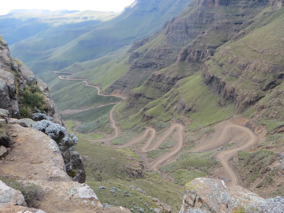 사니 패스: 남아프리카 자연의 마법 - Sani Pass | Secret World Trip Planner