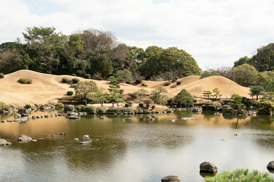 水前寺成趣园:宁静的秘密花园 - Kumamoto | Secret World Trip Planner