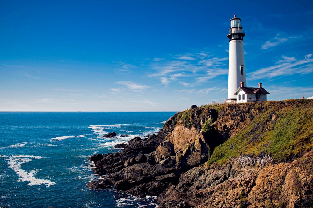 O Farol de Pigeon Point: Um Guardião do Pacífico - Pescadero | Secret World Trip Planner
