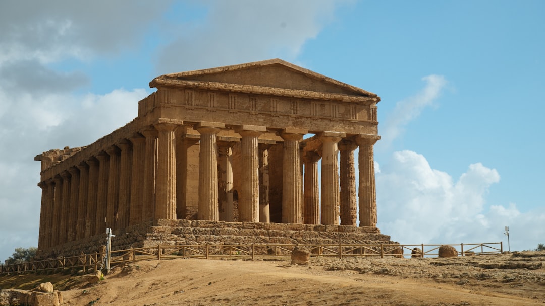 Парфенон: Символ Классической Архитектуры - Atene 105 58 | Secret World Trip Planner