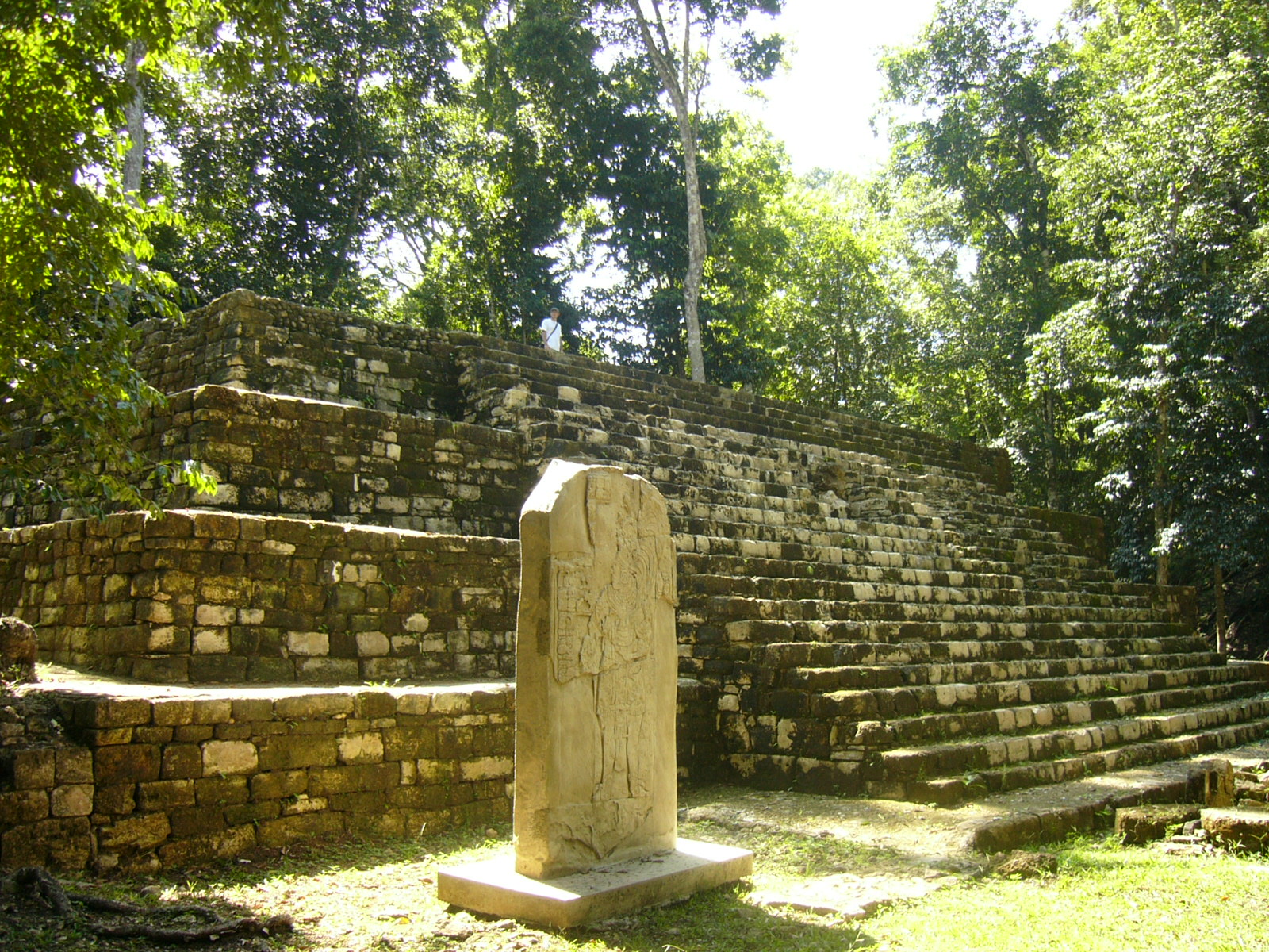 Aguateca: Un Viaggio nella Storia Maya del Guatemala - Las Pozas | Secret World Trip Planner