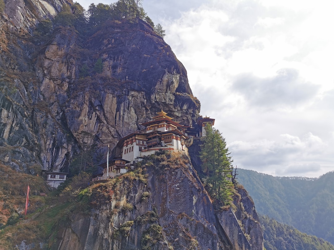 Senderos Encantadores hacia el Monasterio Taktsang - Taktsang trail | Secret World Trip Planner