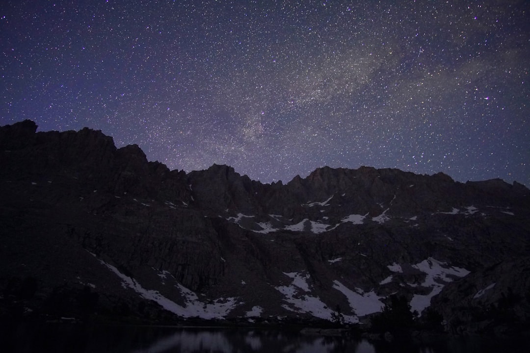 探索约翰·缪尔小径:在内华达山脉的旅程 - John Muir Trail | Secret World Trip Planner