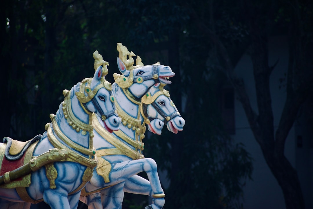 O Cavalo Azul de Franz Marc: Arte e Natureza em Zehdenick - Dorfanger 20 | Secret World Trip Planner