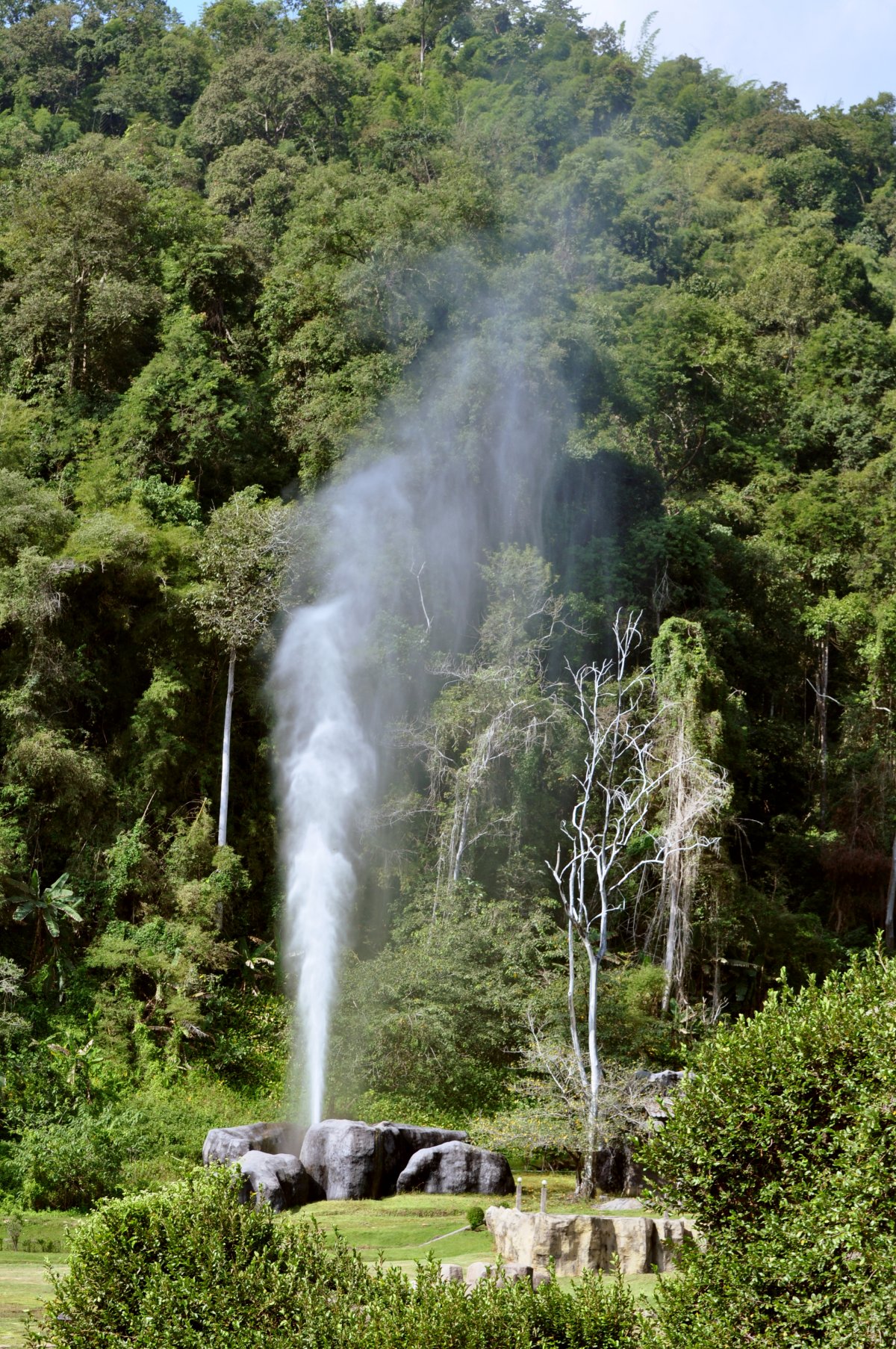 Fang Hot Spring: un rifugio termale a Chiang Mai - X583+9P6 Chiangmai 4050 Road Amphoe Fang | Secret World Trip Planner
