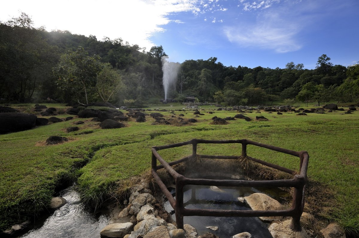 Fang Hot Spring: un refugio termal en Chiang Mai - X583+9P6 Chiangmai 4050 Road Amphoe Fang | Secret World Trip Planner