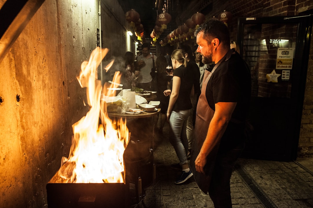 Embrassez le Chef BBQ : Une Icône d'Amour à Chicago - Chicago | Secret World Trip Planner