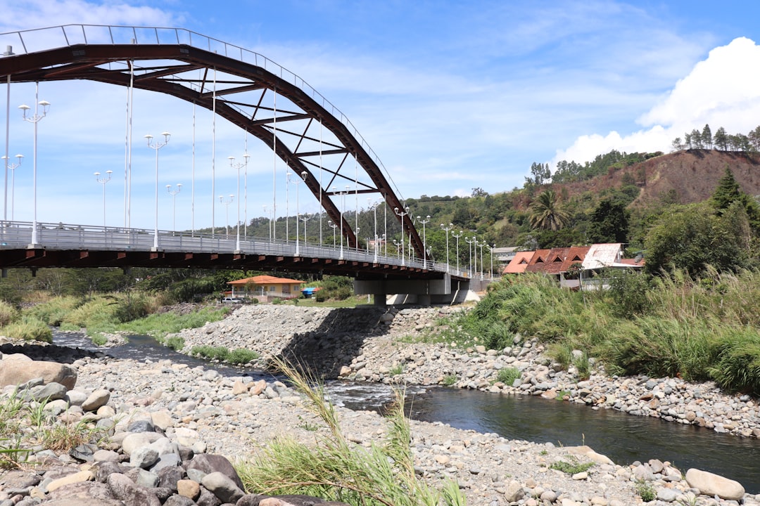 Le Pont du Rio Morja : Un Pont d'Amour au Honduras - El Paraiso | Secret World Trip Planner