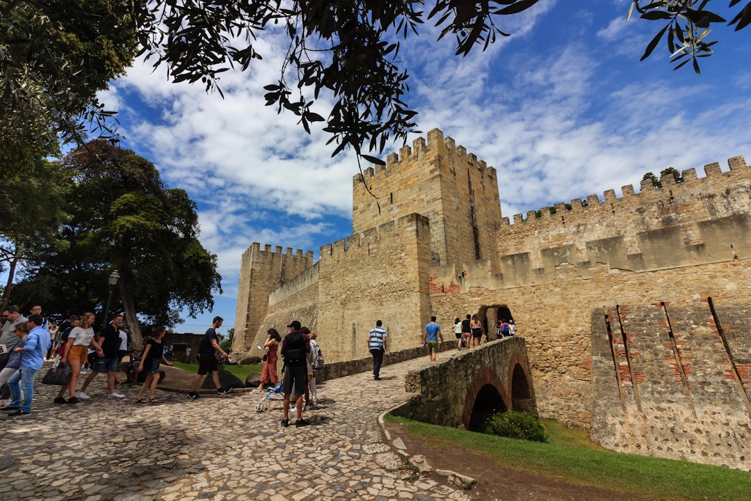 Secret World vs Wanderlog: Der beste Reiseplaner für Lissabon - Lisbona | Secret World Trip Planner