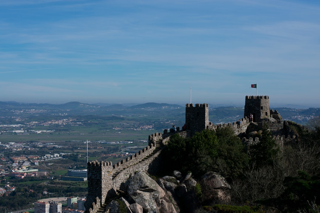 Откройте для себя Замок Торреш-Ведраш: История и Очарование - Torres Vedras | Secret World Trip Planner