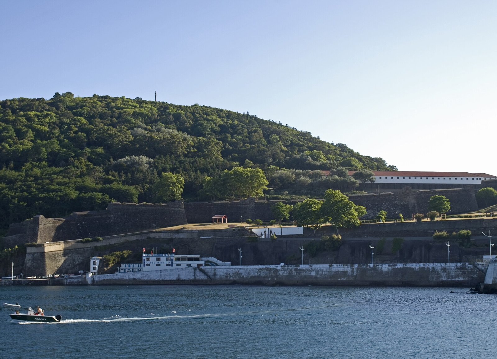 Scopri la Fortaleza de São João Baptista: un tesoro storico in Portogallo - Angra do Heroísmo | Secret World Trip Planner
