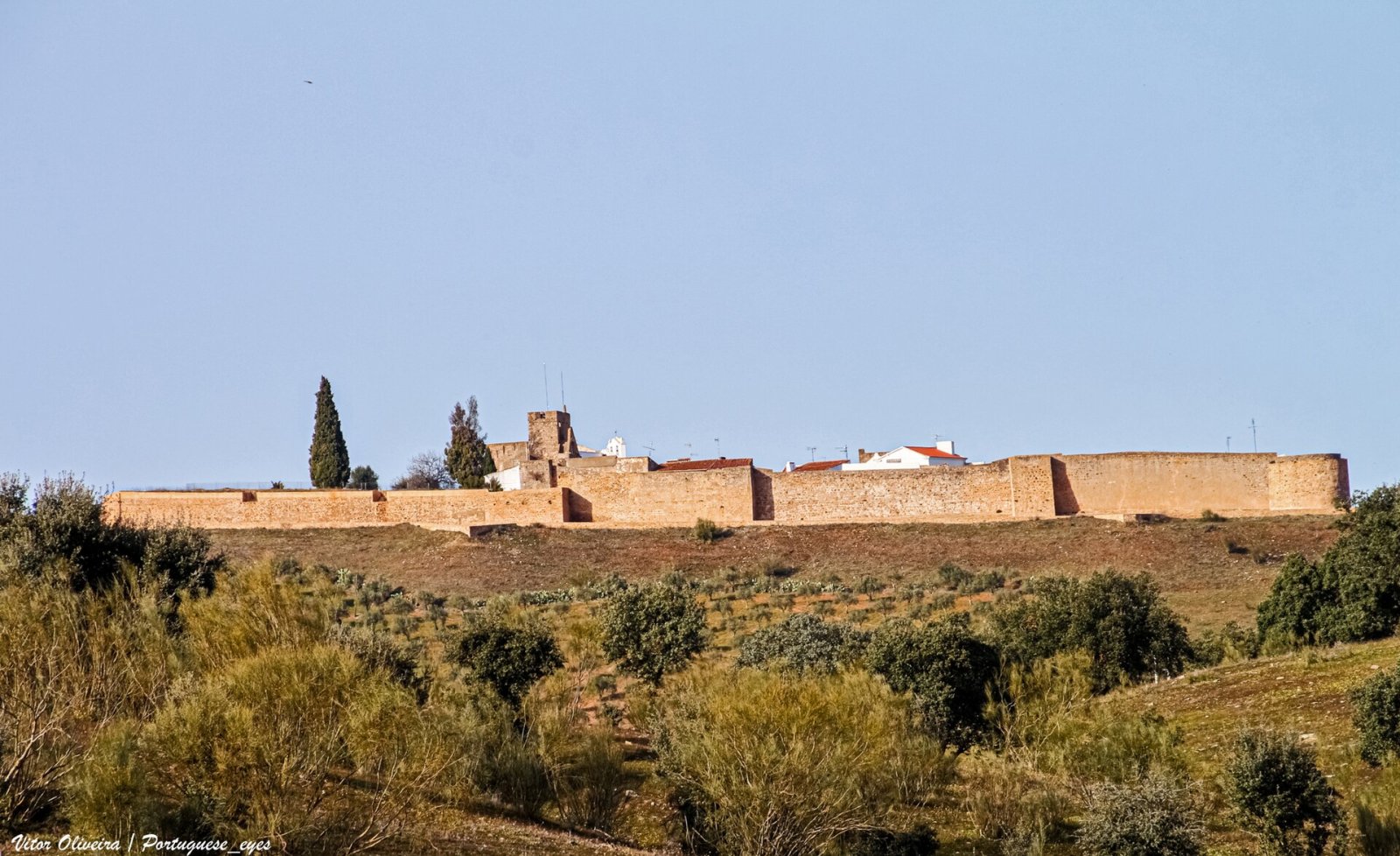 Entdecken Sie das Castelo de Ouguela: Geschichte und Schönheit in Portugal - São João Baptista | Secret World Trip Planner