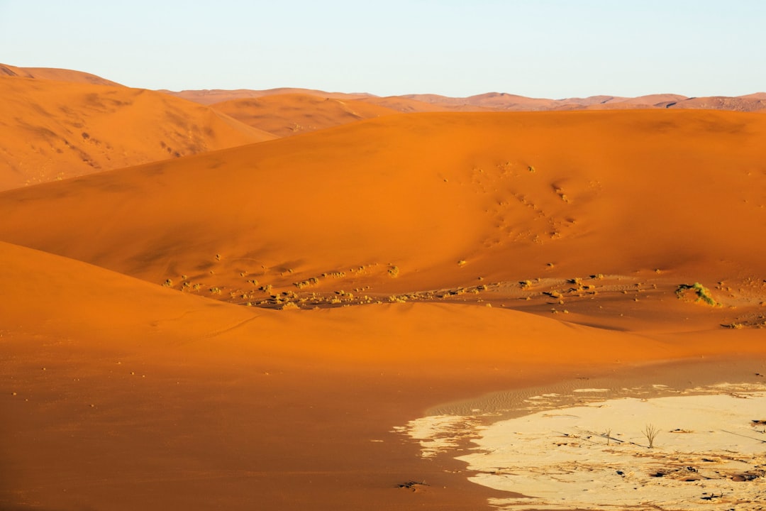 듄 45 소수스플레이: 나미비아 사막의 마법 - Dune 45 Sossusvlei | Secret World Trip Planner
