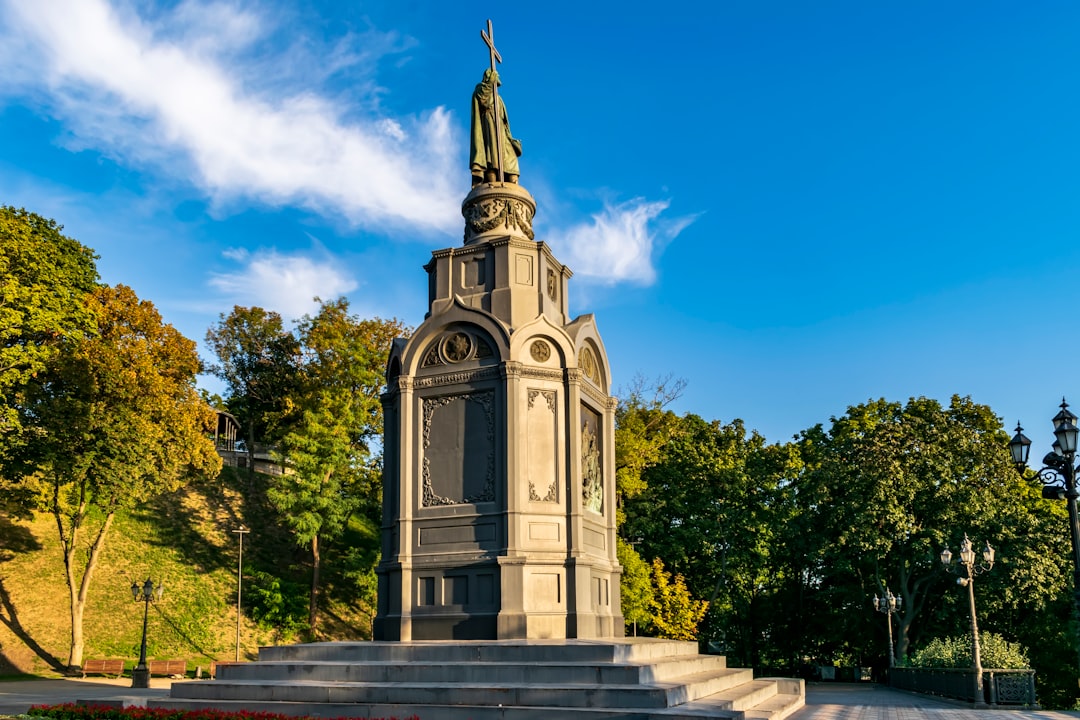 Le Monument de Tjentiste : Art et Mémoire en Bosnie - 8MWP+CPP | Secret World Trip Planner